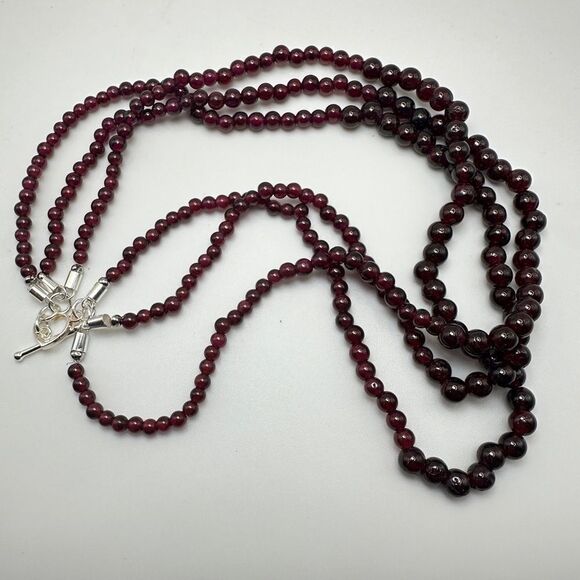 Three strands of SOLID GARNET graduated beaded necklace with silver tone clasp! - Picture 4 of 11